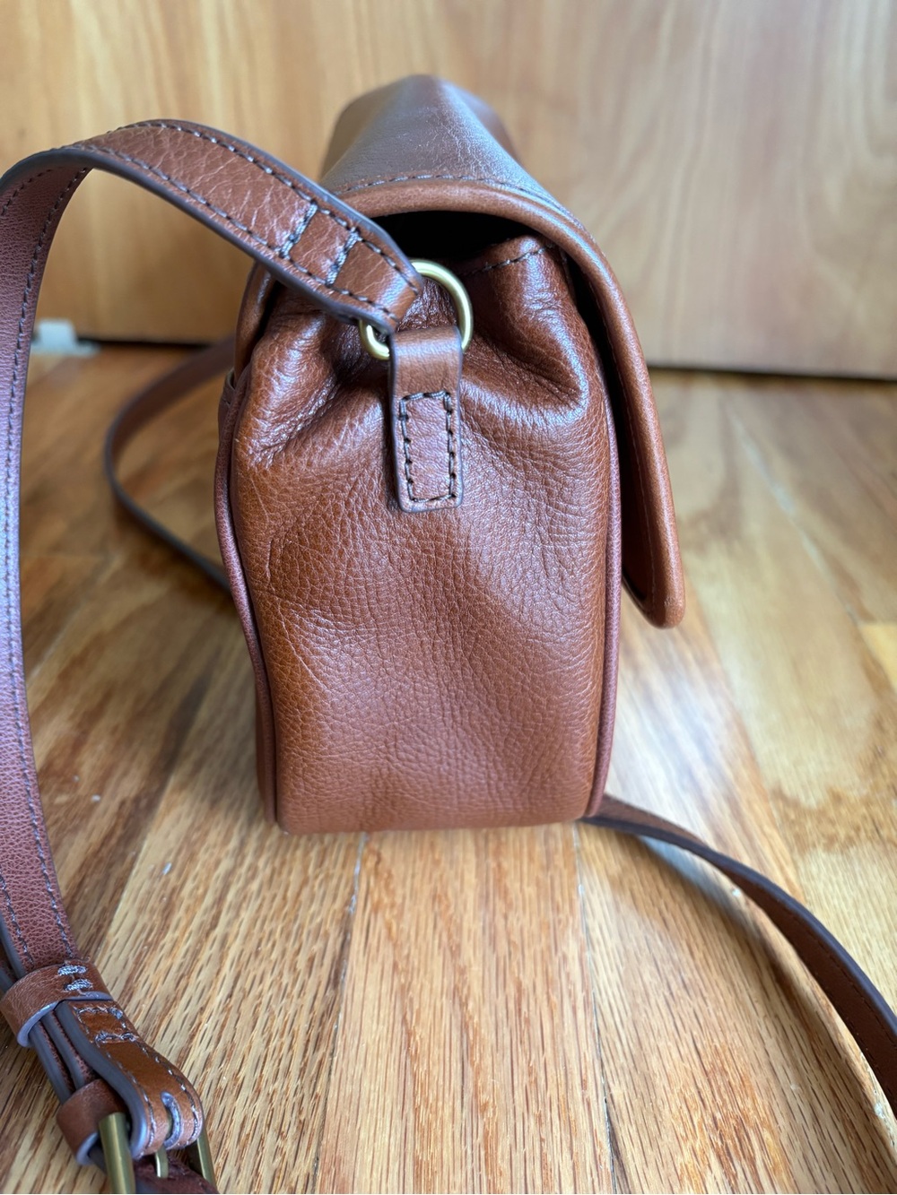 Fossil Brown Leather Crossbody Bag with Brass Accent - Picture 4 of 6